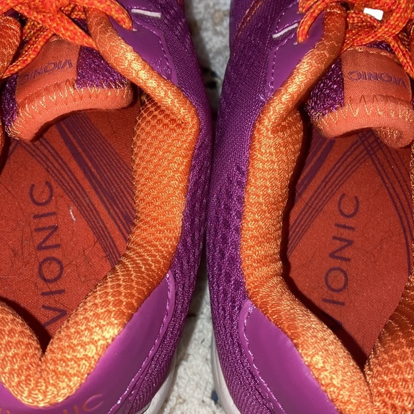 🐞Vionic Sneakers - Picture 7 of 13